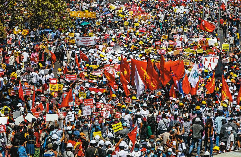 緬甸軍方2月1日發動政變，第一大城仰光2月17日出現政變以來最大規模示威活動。