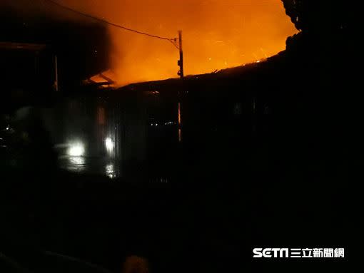 雲林大埤鄉昨日晚間一處民宅發生火警，屋主慘遭活活燒死。（圖／翻攝畫面）