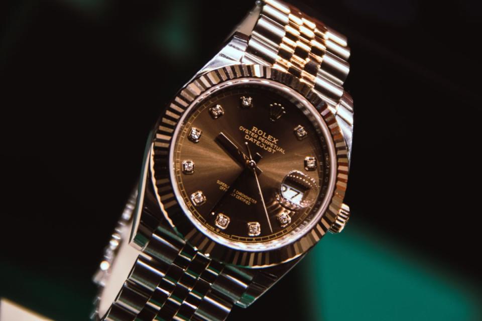 Authentic Rolex watches have a magnification window of 2.5x.<p>Unsplash</p>