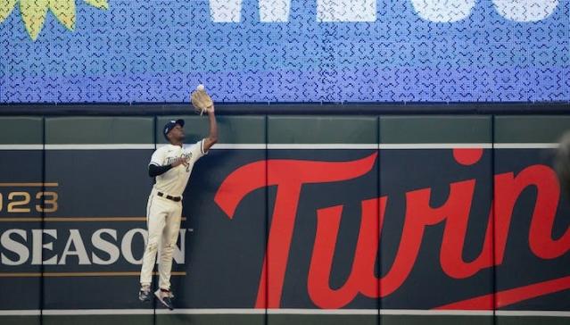 Kevin Kiermaier robs home run in Blue Jays' first game at