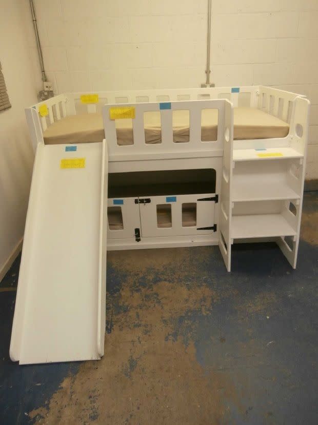 The cot design sold by Craig Williams on which Oscar Abbey lost his life. (PA)