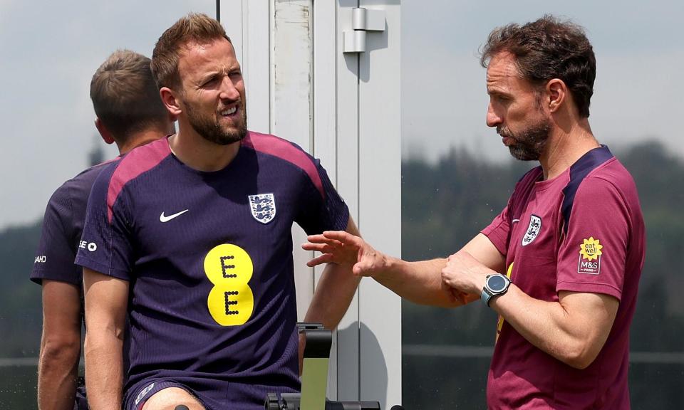 <span>Gareth Southgate laid on some non-football competitions to ease the pressure on <a class="link " href="https://sports.yahoo.com/soccer/players/375006/" data-i13n="sec:content-canvas;subsec:anchor_text;elm:context_link" data-ylk="slk:Harry Kane;sec:content-canvas;subsec:anchor_text;elm:context_link;itc:0">Harry Kane</a> and his teammates at their training camp.</span><span>Photograph: Eddie Keogh/The FA/Getty Images</span>