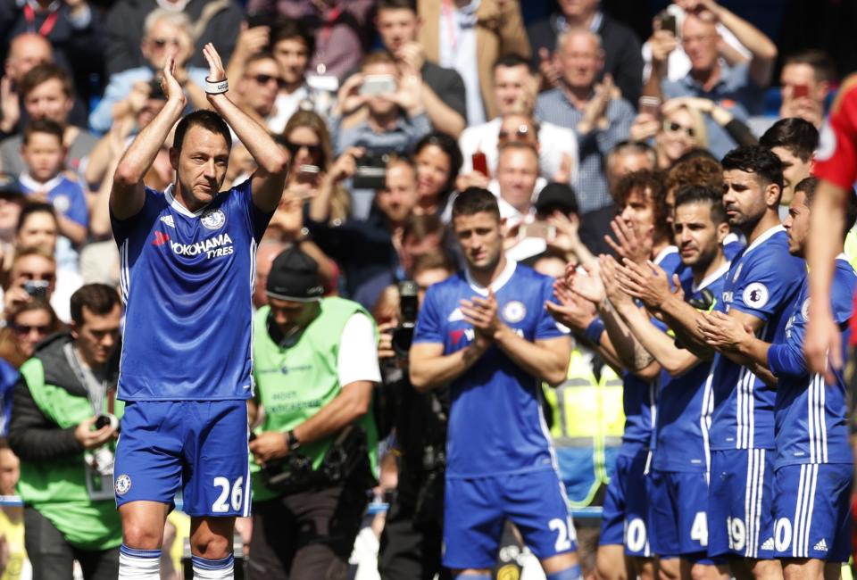 <p>Britain Football Soccer – Chelsea v Sunderland – Premier League – Stamford Bridge – 21/5/17 Chelsea’s John Terry is given a guard of honour by teammates as he is substituted Action Images via Reuters / John Sibley Livepic </p>