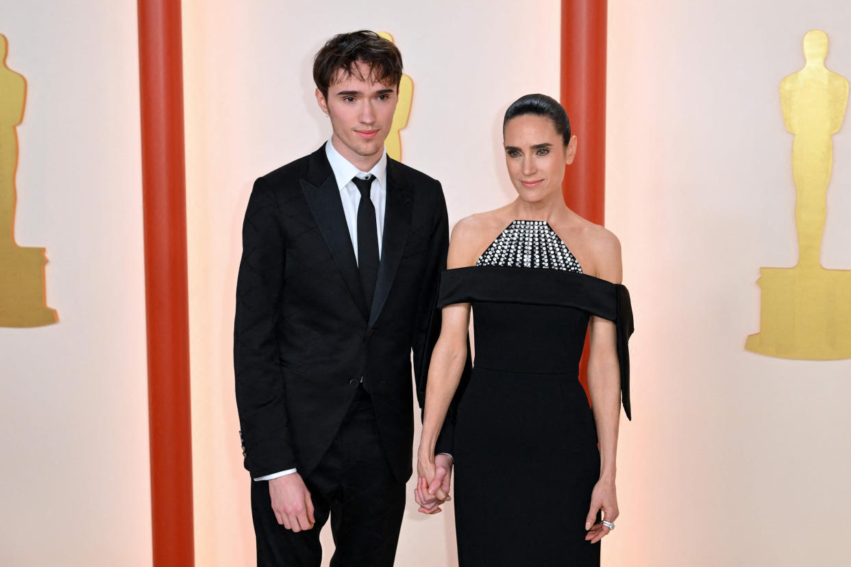 Jennifer Connelly and her son Stellan Bettany (Angela Weiss / AFP - Getty Images)