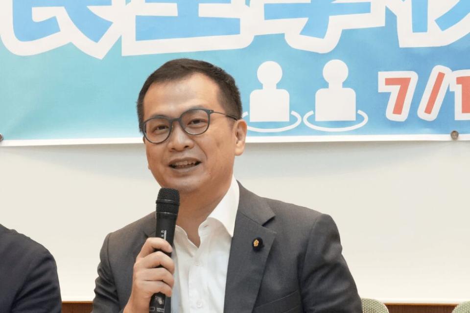 8-4／DBS Unjustly Cancels Card, Nullifies Over 470,000 Frequent Flyer Points Cheng,Cheng-Chien Calls for Regulatory Action 225