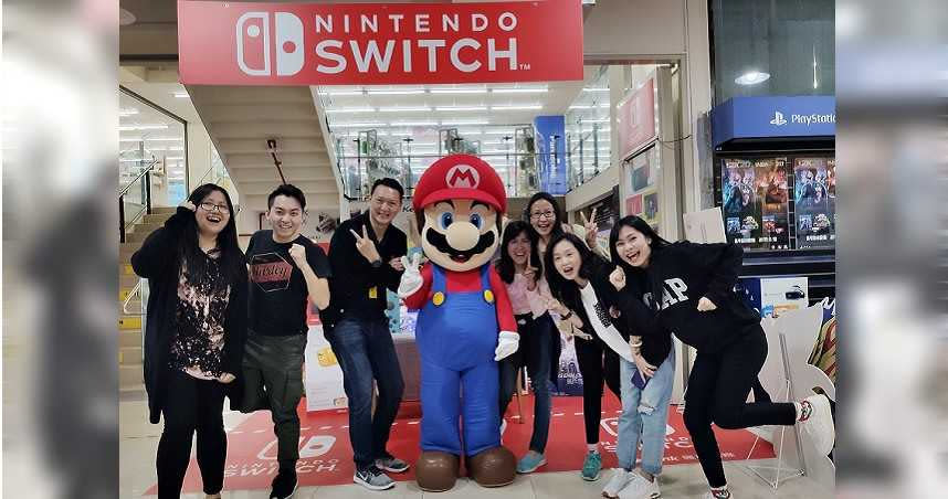 李佳峰在燦坤內湖店主持Switch遊戲機銷售活動。（圖／報系資料庫）