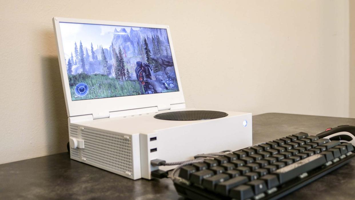  An Xbox Series S with the xScreen attached used like a gaming laptop 