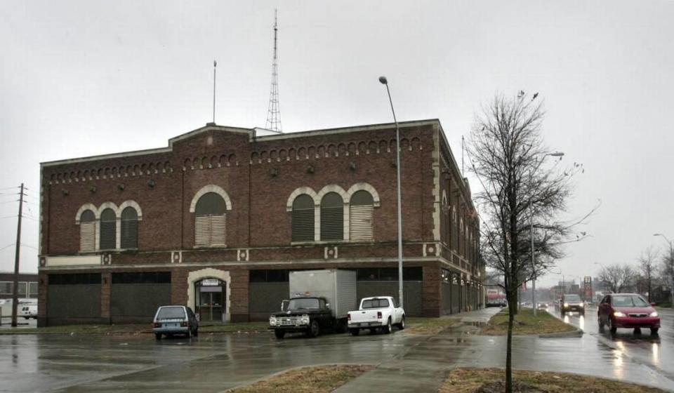 El Torreon was built in 1927 at 3101 Gillham Plaza.