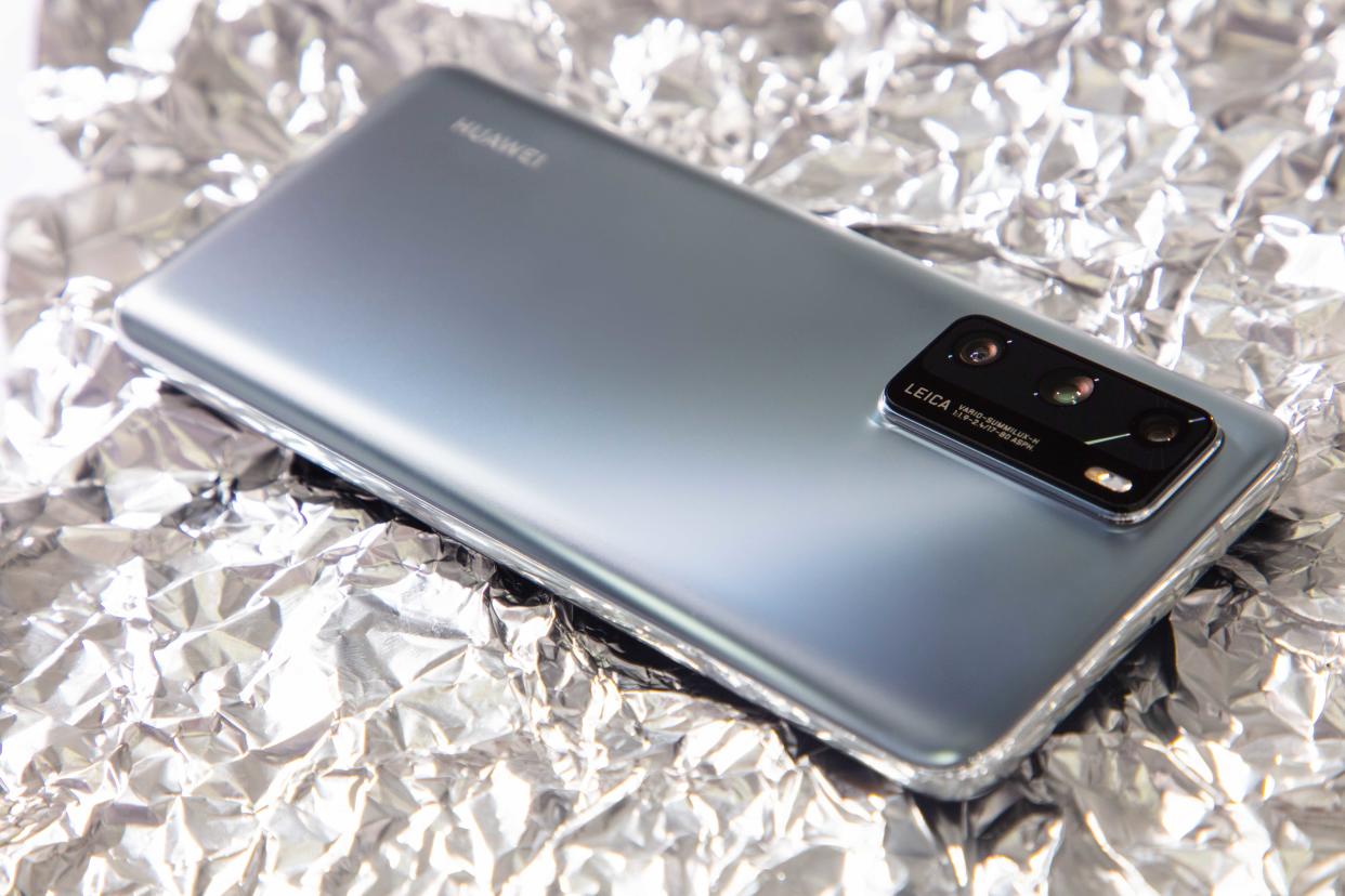 Huawei P40 in Silver Frost. (PHOTO: Huawei)