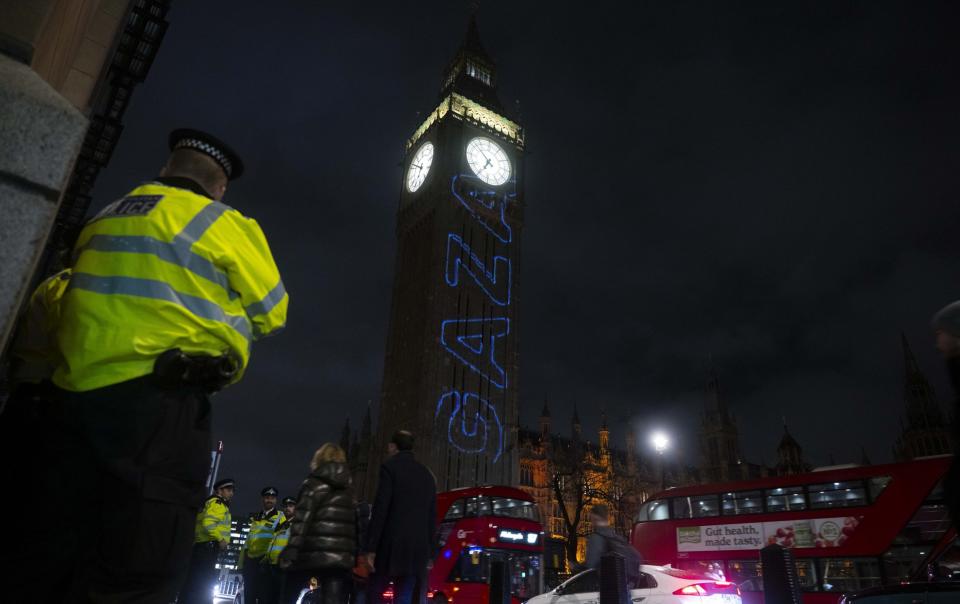 Hundreds gathered outside Parliament on Wednesday to stage a protest in support of Palestinians as the proposal calling for a ceasefire in Gaza was being debated