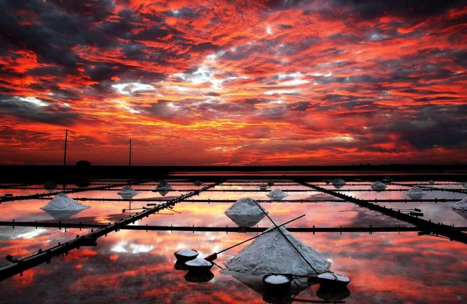 <p>Jingzijiao Salt Fields（Courtesy of Tainan Travel)</p>
