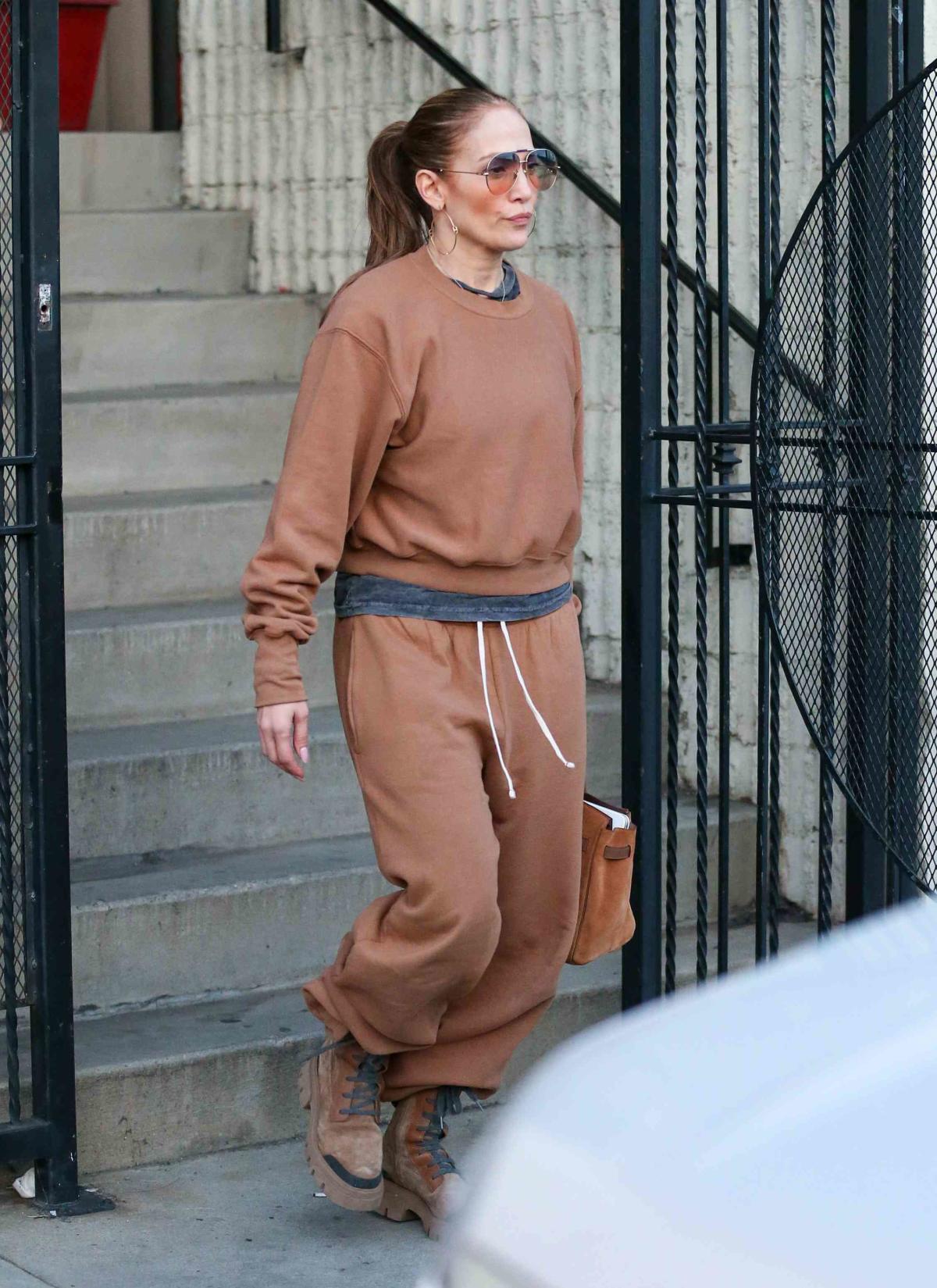 Jennifer Lopez's Hermès Belt Adds A Touch Of Sophistication To Any Outfit