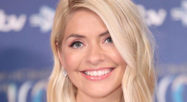 Holly Willoughby wore £22 nude lipstick for Dancing On Ice final