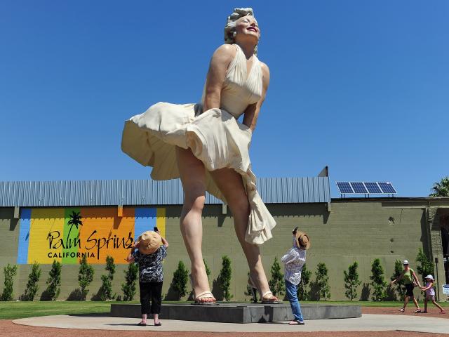 Giant Marilyn Monroe statue sparks backlash in Palm Springs