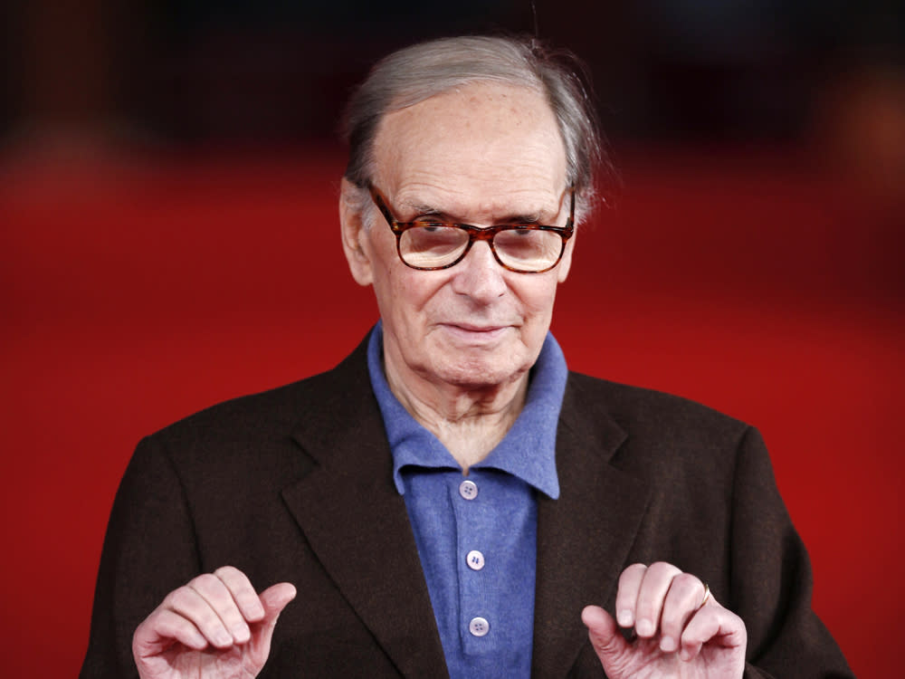 Der italienische Komponist Ennio Morricone war für die Melodien vieler Kultfilme verantwortlich. (Bild: Andrea Raffin/Shutterstock)