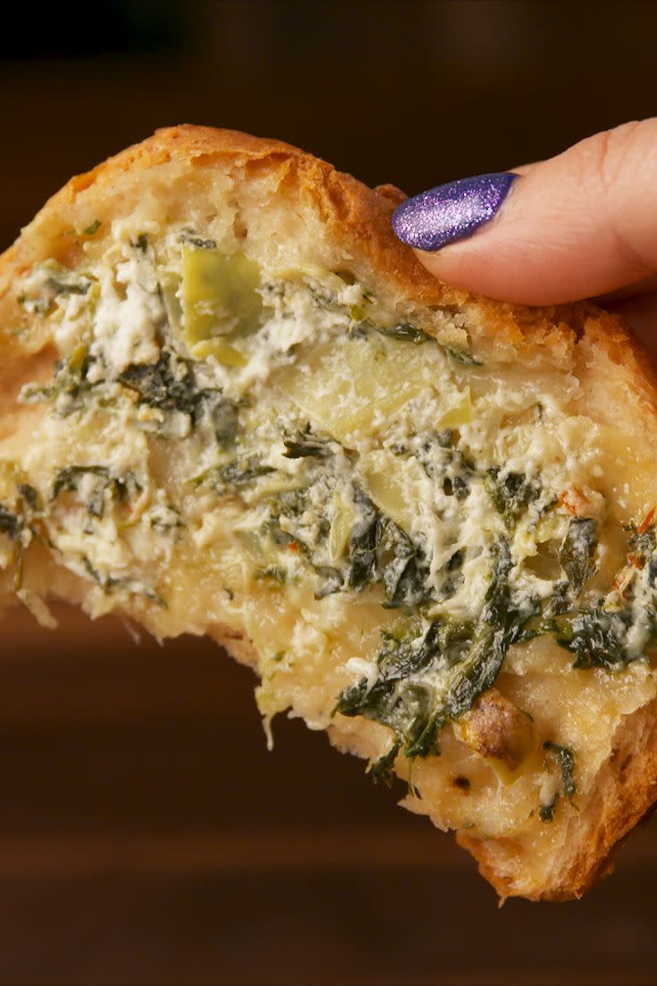 Spinach Artichoke Pull-Apart Bread