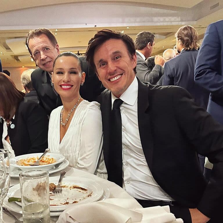 Pampita y Roberto García Moritán compartieron imágenes de la cena anual de la Fundación Libertad en sus redes (Foto: Instagram @pampitaoficial)