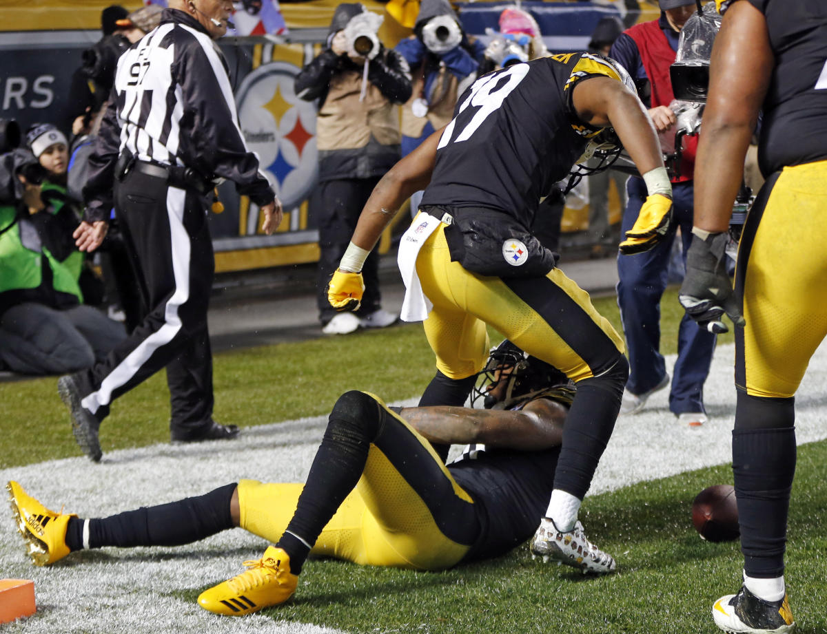 JuJu Smith-Schuster's TD celebration is reenacting his hit on Vontaze  Burfict