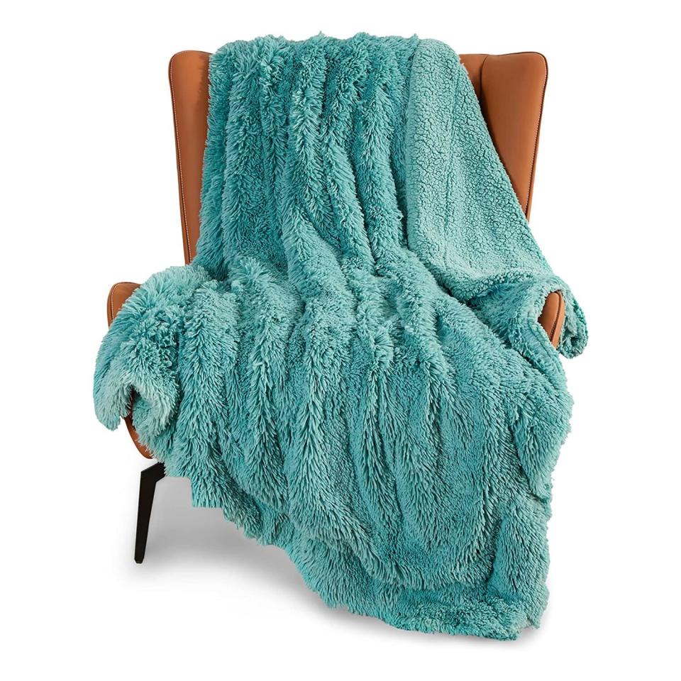 Bedsure Faux Fur Throw Blanket