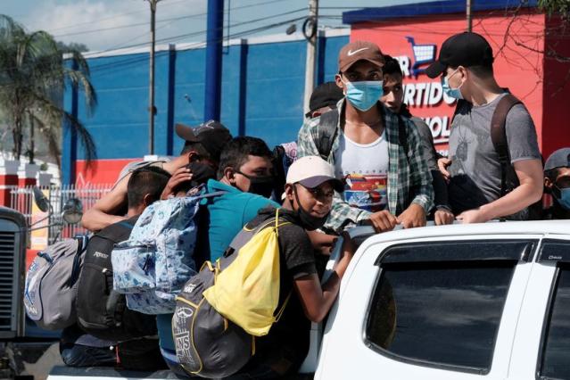 Honduras police turn back U.S. bound migrant caravan