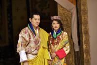 <p>Das Haus Wangchuck herrscht über Bhutan und der aktuelle König ist Jigme Khesar Namgyel Wangchuck, der seine Frau, Königin Jetsun Pema, 2011 heiratete. Im Februar 2016 bekam das Paar sein erstes gemeinsames Kind – einen Sohn namens Jigme Namgyel Wangchuck.<em> [Bild: Getty]</em> </p>