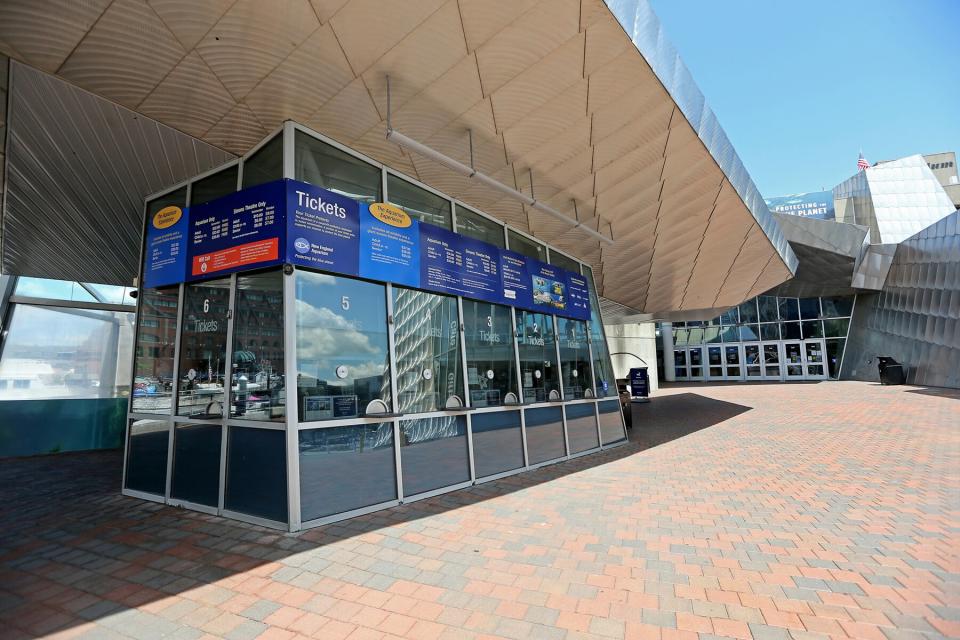 aquarium ticket booth in Boston