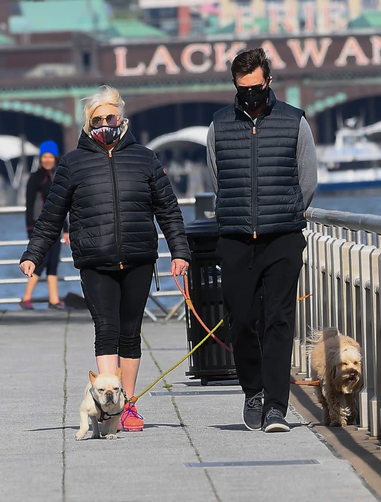 59) Deborra Lee-Furness and Hugh Jackman