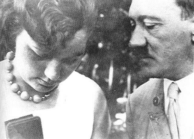 Isso porque Geli Raubal (foto) não foi a única mulher próxima a Hitler a cometer suicídio. Segundo os historiadores, pelo menos oito mulheres com as quais o Führer teria se envolvido tentaram ou conseguiram tirar as próprias vidas.