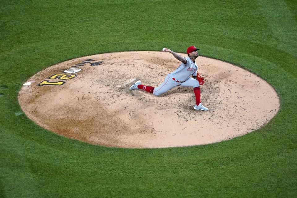 Cincinnati Reds starting pitcher Vladimir Gutierrez delivers during the fourth inning of the team's baseball game against the Pittsburgh Pirates in Pittsburgh, Wednesday, Sept. 15, 2021. (AP Photo/Gene J. Puskar)