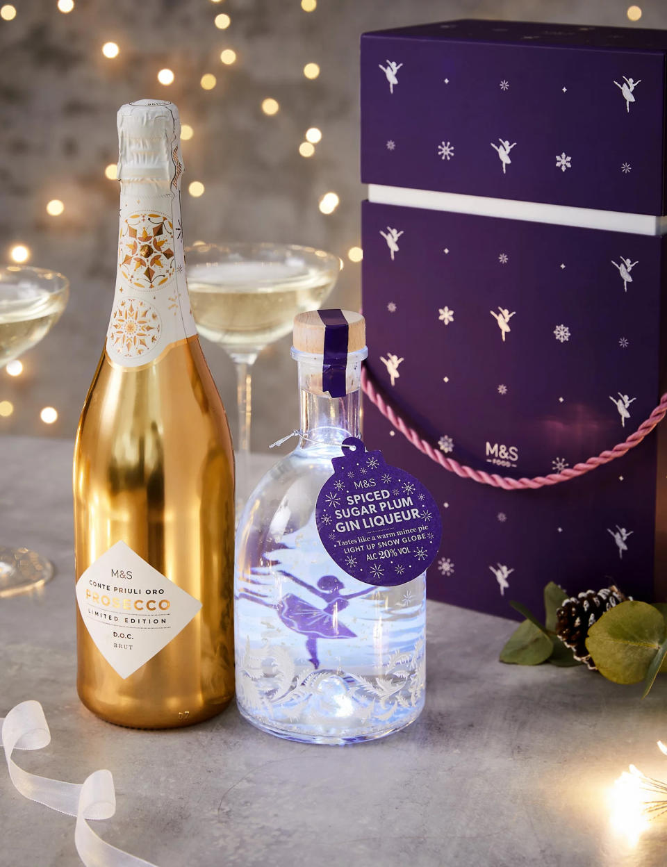 Sugar Plum Snowglobe Gin Gift. (Marks & Spencer)