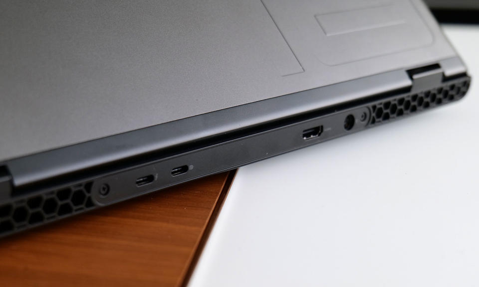 Alienware m16 R2 rear ports