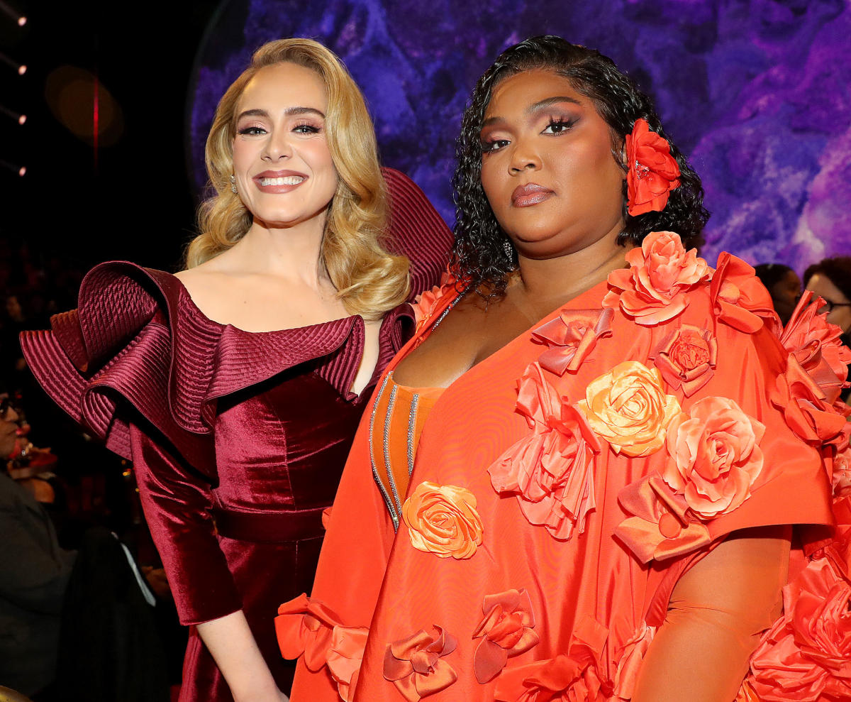 Adele and Lizzo are sitting together at the Grammys