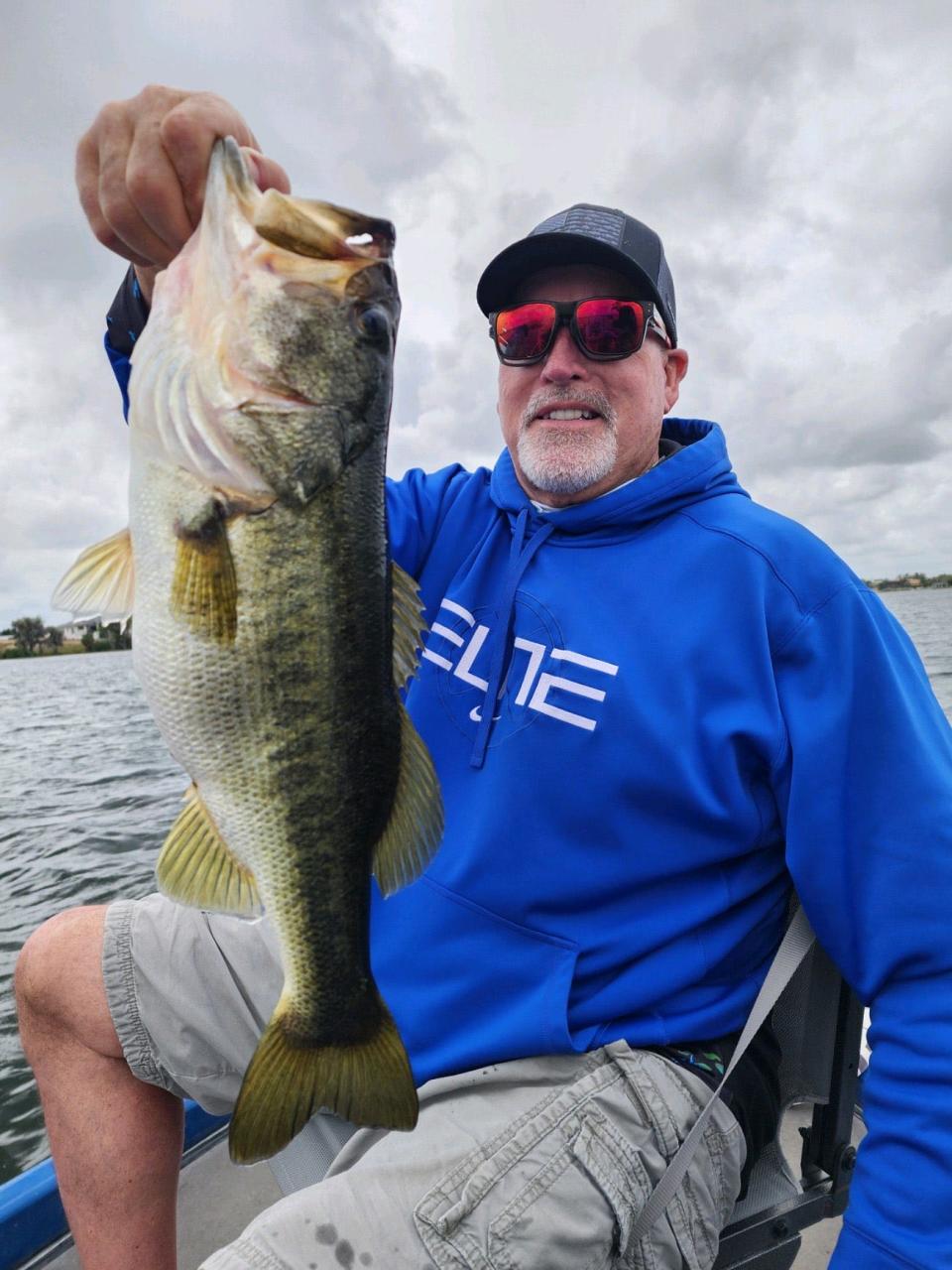 David Berry from Ohio ended up with a great memory after landing this large bass on the south Winter Haven chain.