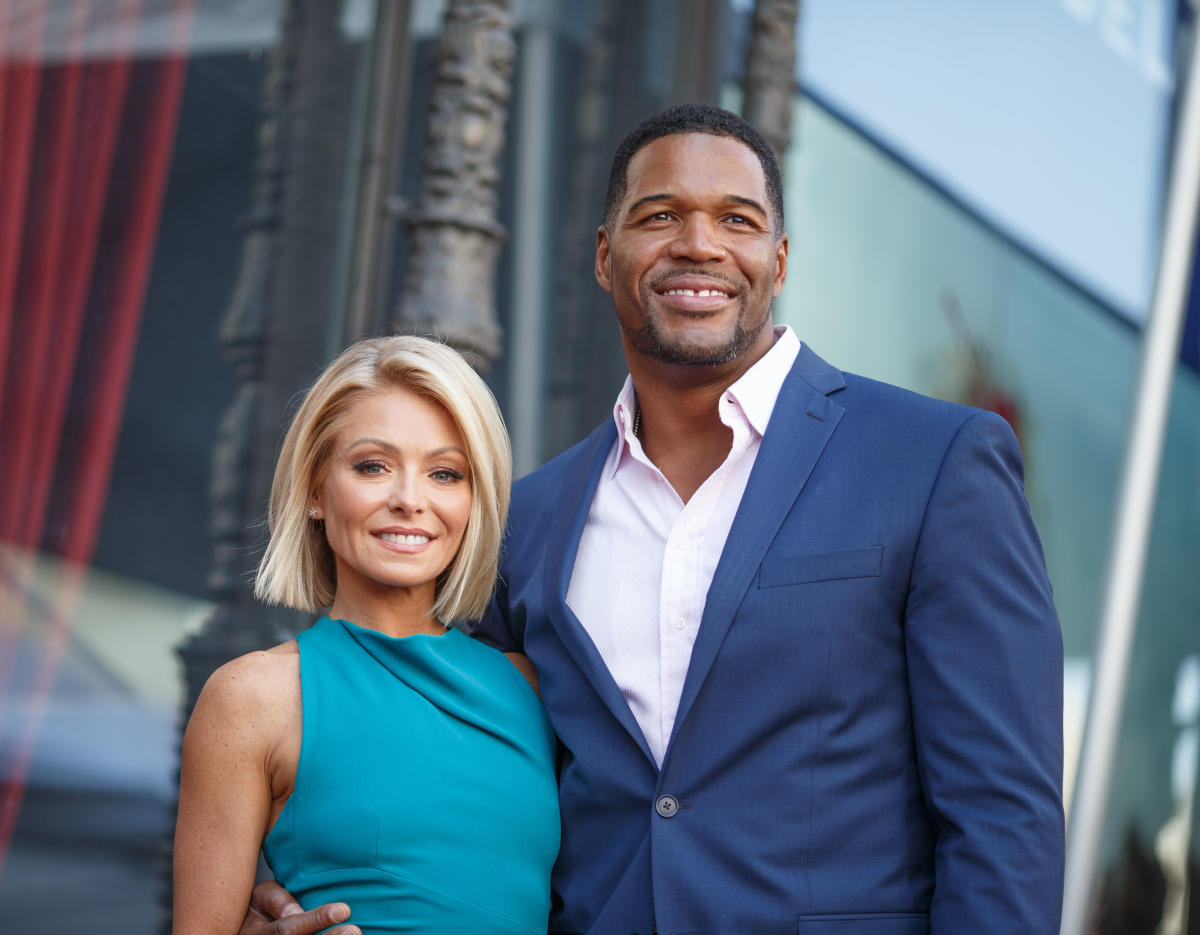 2,166 Nfl Player Michael Strahan Stock Photos, High-Res Pictures, and  Images - Getty Images