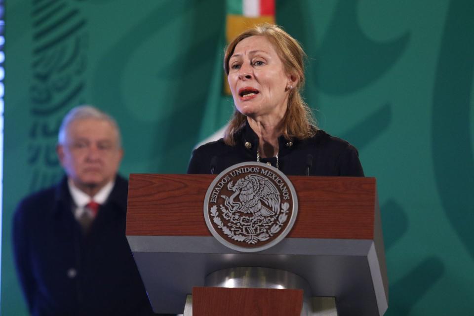 Tatiana Clouthier, secretaria de Economía y Andrés Manuel López Obrador, presidente de México. | FOTO ARCHIVO: MOISÉS PABLO/CUARTOSCURO.COM