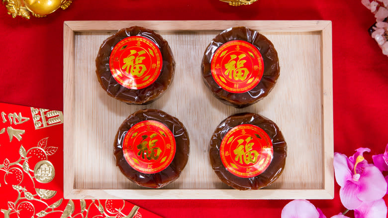 Tray of nian gao