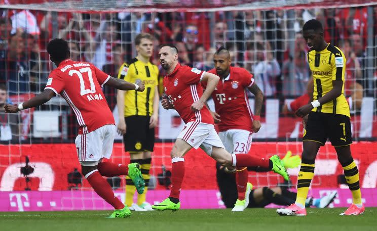 Franck Ribery erzielt das 1:0 für Bayern gegen Dortmund