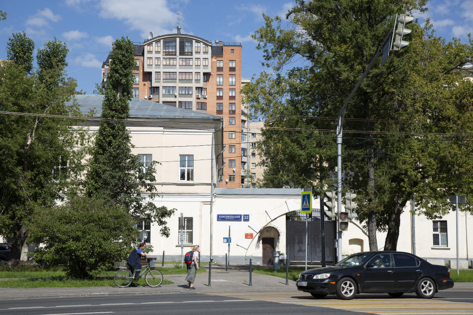 This Tuesday, July 31, 2018 photo shows the entrance of the building of the Russian military intelligence service, named in Robert Mueller's July 13 indictment, as home to GRU Unit 26165 in Moscow, Russia. The leak of an alleged Russian hacker’s conversations with a security researcher shows more about the shadowy group of 12 Russian spies indicted by the FBI last month for targeting the 2016 U.S. election. (AP Photo/Alexander Zemlianichenko)