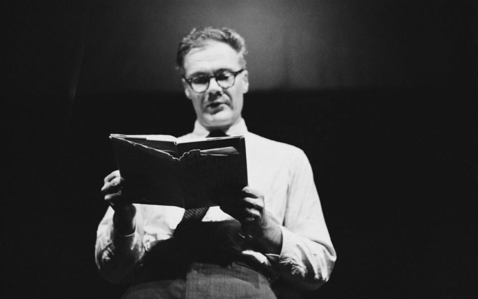 <div class="inline-image__caption"><p>Robert Lowell reading a poem at a Poetry Festival held at the Royal Court Theatre in London, July 1963.</p></div> <div class="inline-image__credit">Tony Evans/Getty</div>