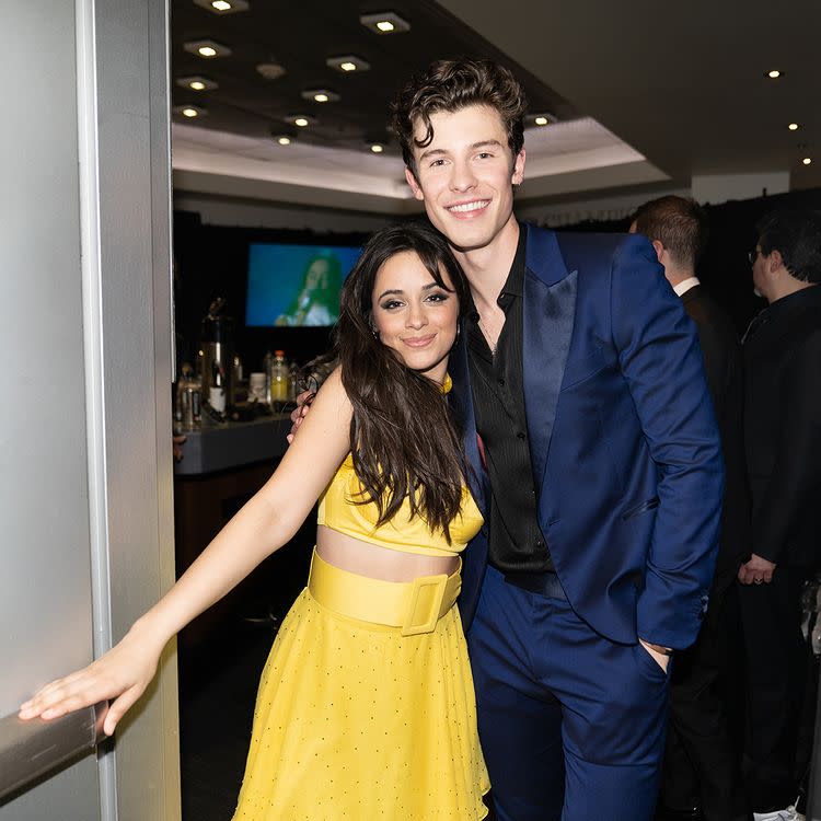 2019年2月12日，Camila Cabello 和 Shawn Mendes 參加第61屆格林美頒獎典禮，Camila 身穿黃色上衣和半截裙。Shawn 身穿Paul Smith 西裝。