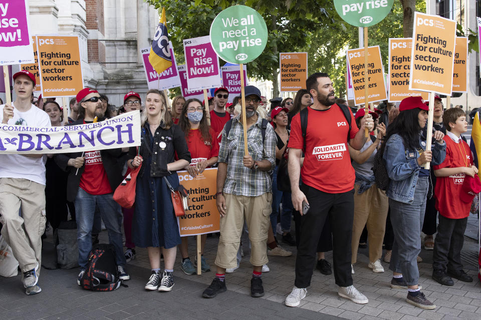 LONDON, ENGLAND - JUNE 20: Members of the PCS Trade Union whom work in the culture sector protest at The V&A against the building being used for a Conservative Party fundraiser on June 20, 2022 in London, England. The Public and Commercial Services Union (PCS) is made up of Government workers including civil servants. Earlier in the Spring, Boris Johnson announced 91,000 job cuts across the civil service with secretaries of state asked to prepare plans for redundancies across their departments by 30 June. (Photo by Ricky Vigil/Getty Images)