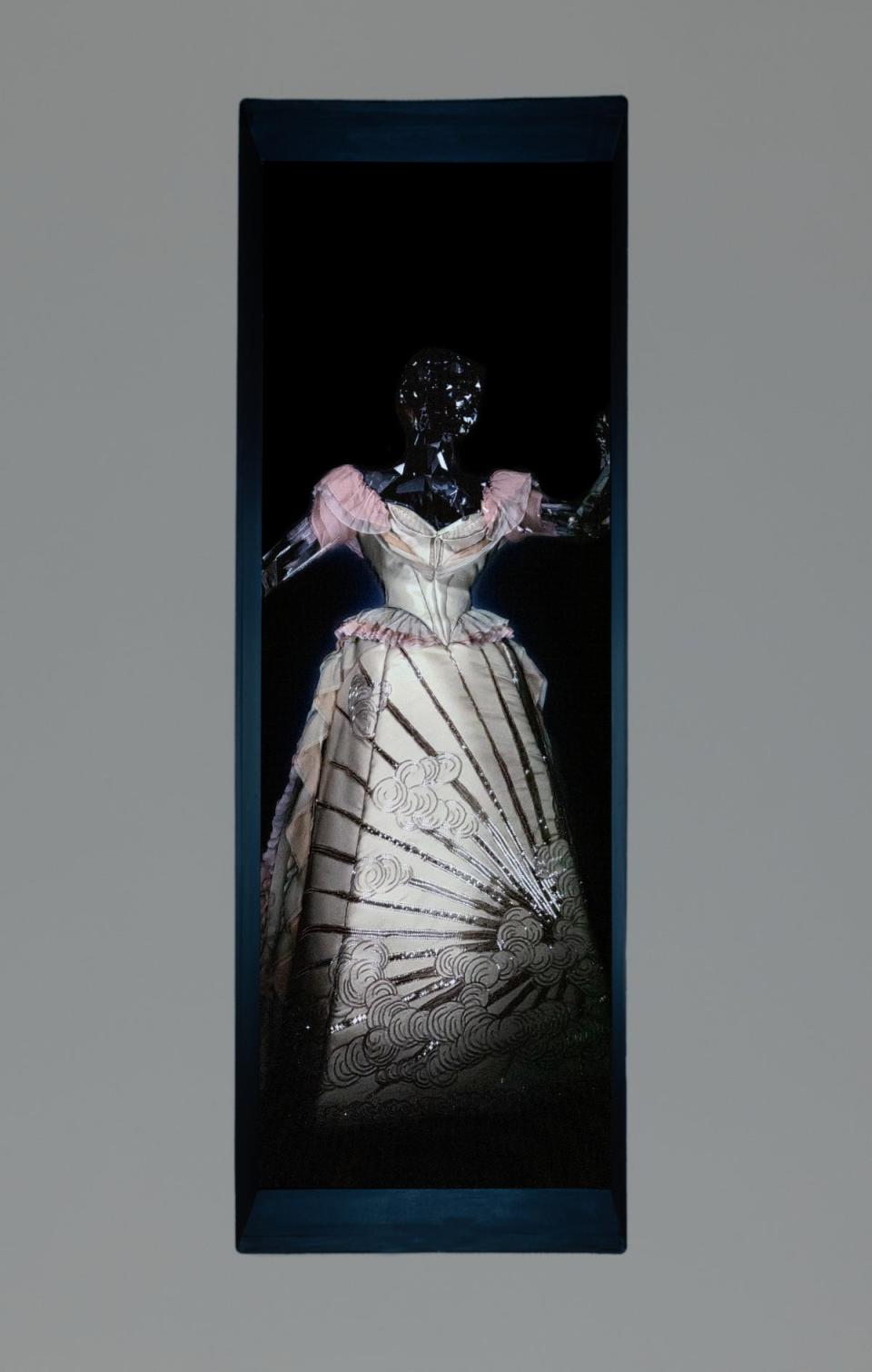 Charles Frederick Worth’s 1887 ball gown in video animation (The  Metropolitan Museum of Art)