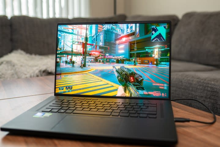 Asus ROG Zephyrus M16 playing Cyberpunk 2077.