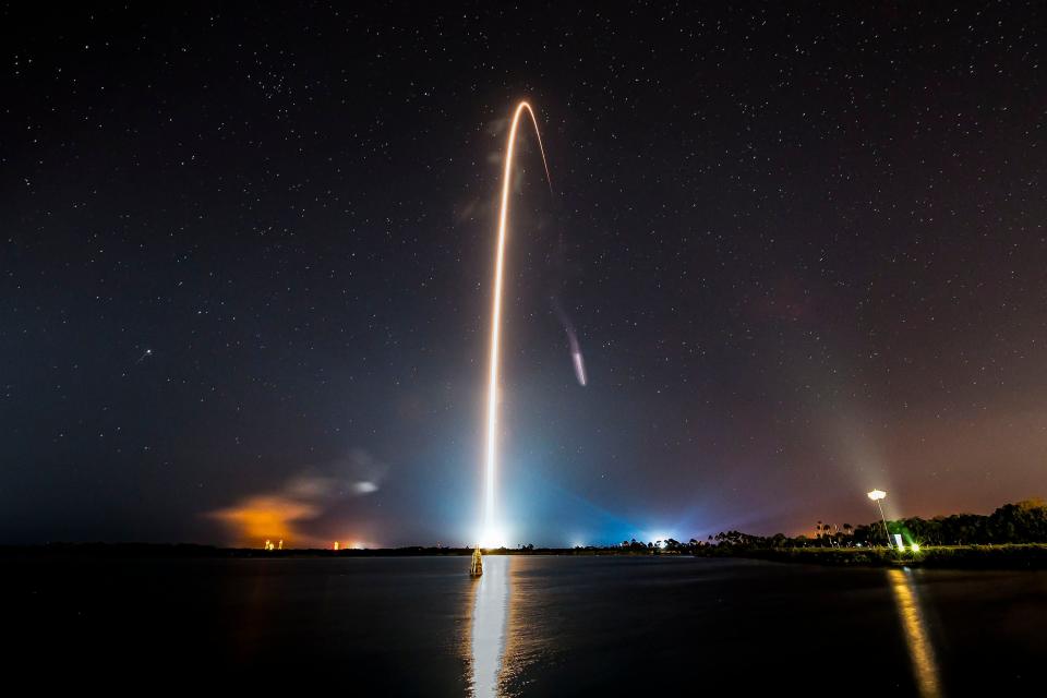 This Falcon 9 rocket carried Starlink satellites into orbit.