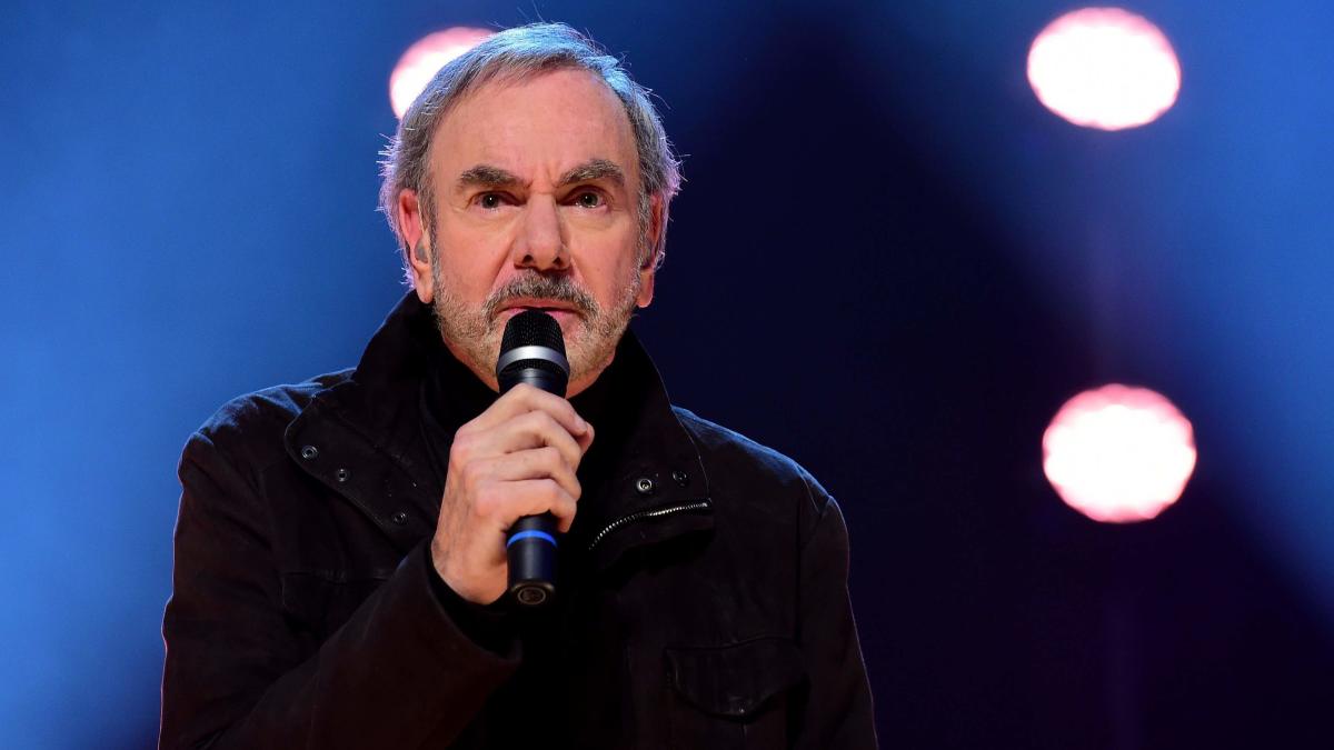 Neil Diamond reveals story behind 'Sweet Caroline