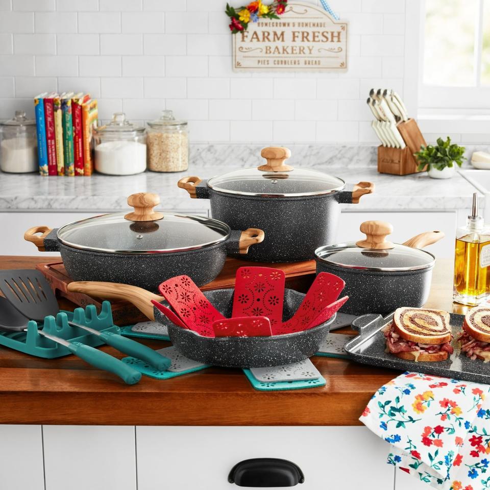 <p><a href="https://go.redirectingat.com?id=74968X1596630&url=https%3A%2F%2Fwww.walmart.com%2Fip%2FPioneer-Woman-14pc-Cookware-Set-Charcoal%2F2387952981&sref=https%3A%2F%2Fwww.goodhousekeeping.com%2Flife%2Fmoney%2Fa60514733%2Fthe-pioneer-woman-cast-aluminum-pans%2F" rel="nofollow noopener" target="_blank" data-ylk="slk:Shop Now;elm:context_link;itc:0;sec:content-canvas" class="link ">Shop Now</a></p><p>The Pioneer Woman Prairie Signature 14-Piece Cast Aluminum Cookware Set</p><p>$99.00</p>