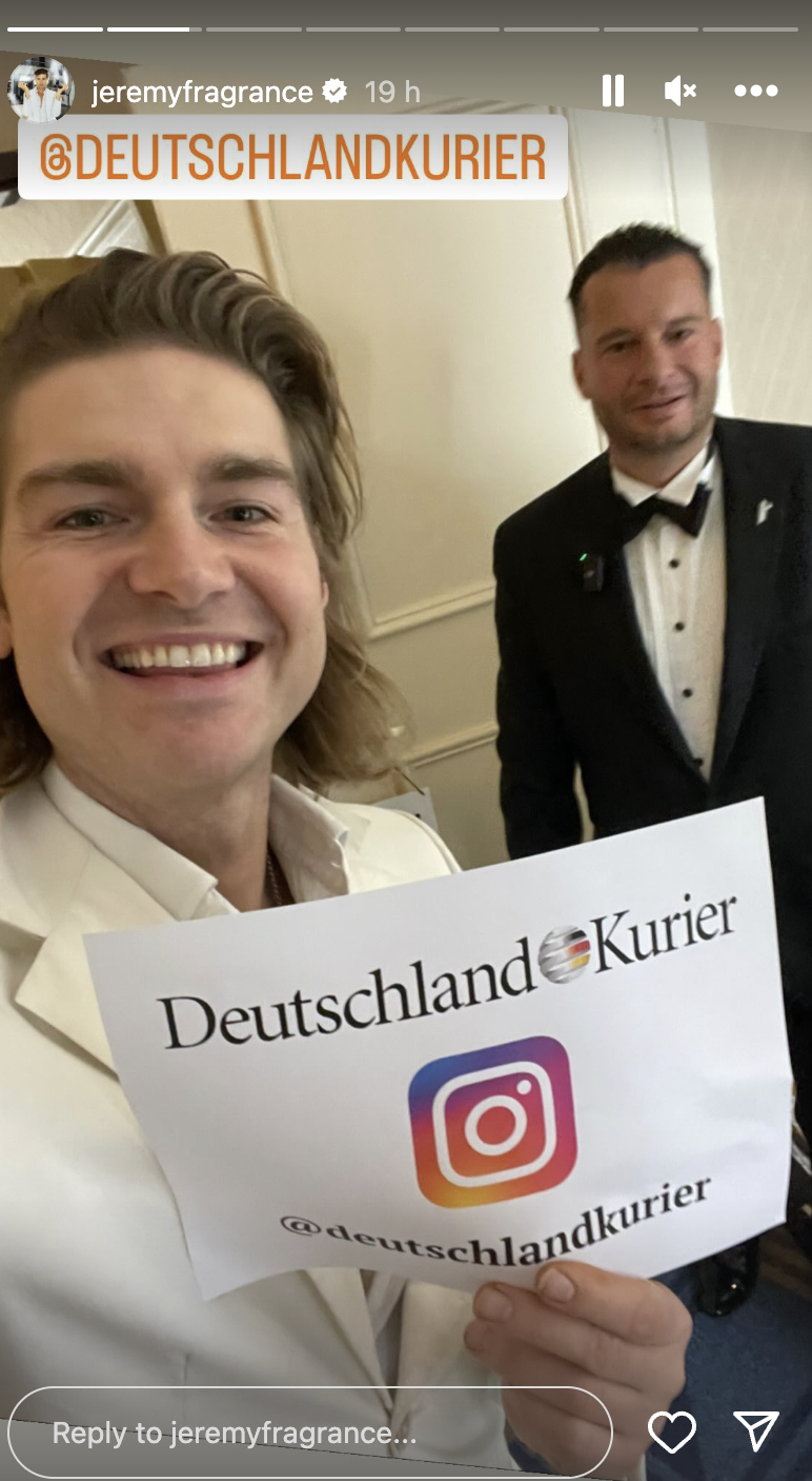 Jeremy Fragrance macht Werbung für den „Deutschland Kurier“. - Copyright: Instagram Jeremy Fragrance / Screenshot
