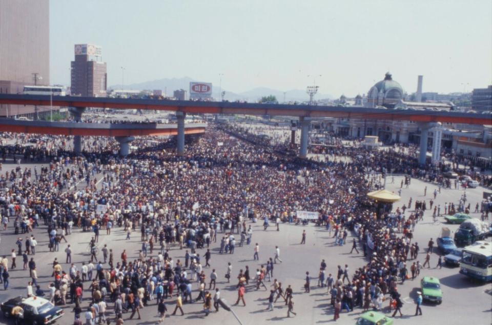 南韓光州及全羅南道1980年5月有大批民眾上街爭民主，被當時掌握軍權的全斗煥下令射殺鎮壓。美聯社資料照片