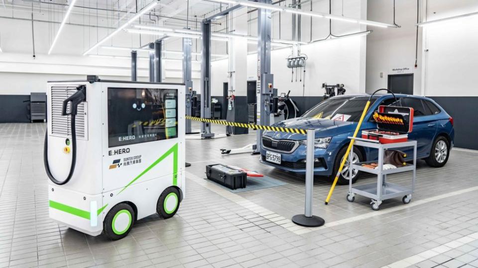 智慧移動機器人為Škoda內湖全功能展示暨服務中心為未來Škoda電動車款所做的準備。(圖片來源/ 尚鵬汽車)