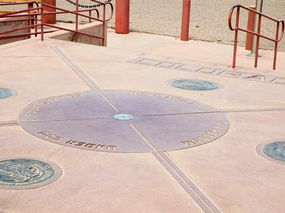 Four Corners National Monument State Borders